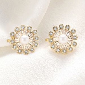 Handmade Non-allergenic Ear Clips, Elegant Pearl
